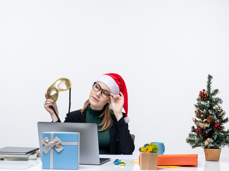 Ваши права в новогоднюю ночь: кого начальник не имеет права вызвать на работу