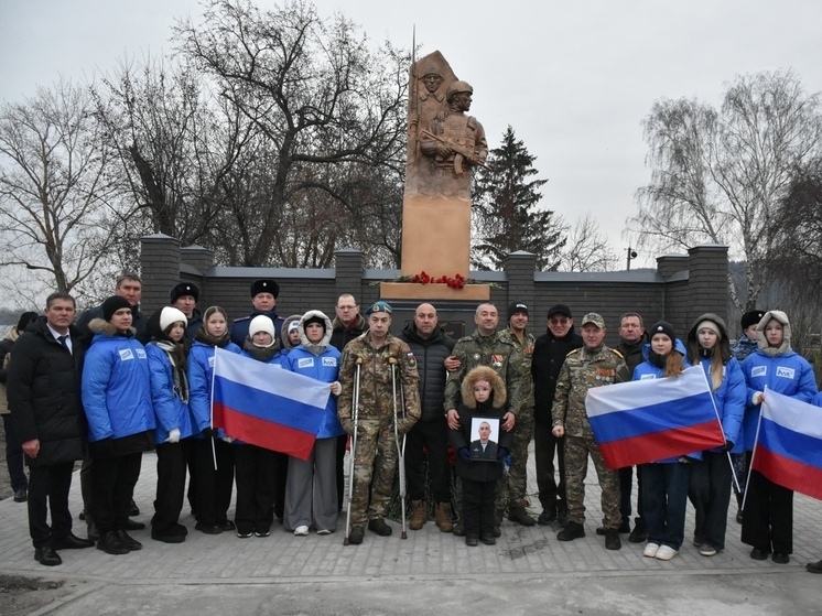 В Козловке открыт мемориал в память об участниках спецоперации