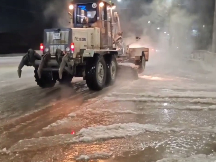 В Улан-Удэ ликвидируют последствия крупного пожара в ТЦ «Баянгол»