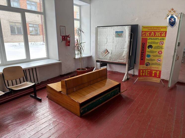 В Приморье на школьника во время перемены упало пианино: идут проверки