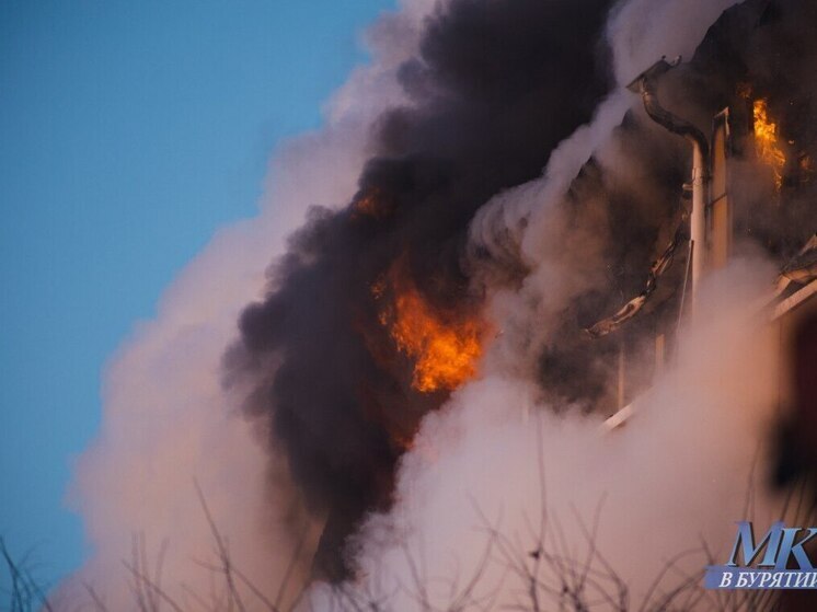 В Улан-Удэ дознаватели МЧС России устанавливают причины пожара в торговом центре «Баянгол»