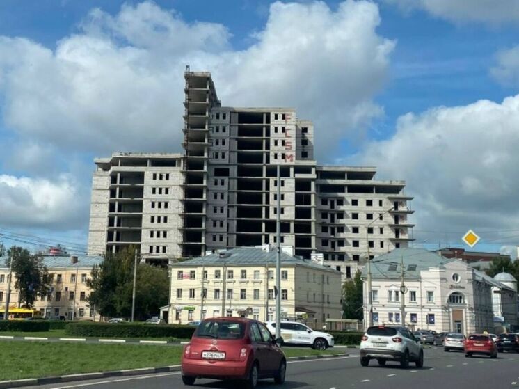 Ярославский депутат предложил хоть как-то облагородить недострой на Октябрьской