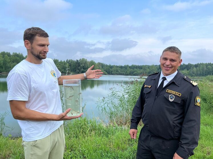 В реки Томской области выпустили более 1,2 млн мальков ценных рыб в 2025 году