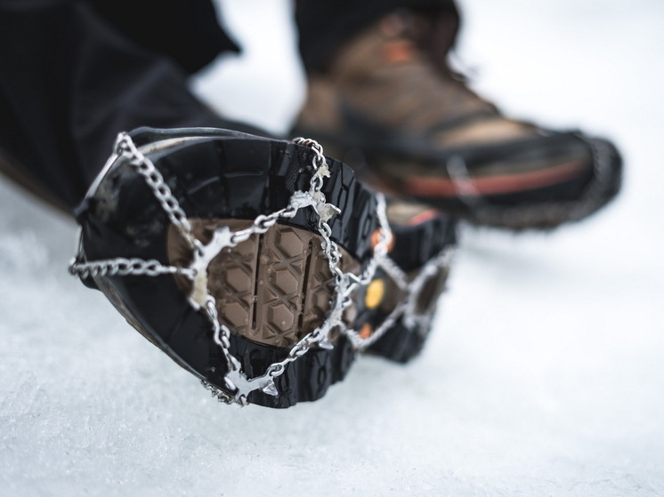 Ноги остаются свежими весь день: простой трюк с одним ингредиентом, который спасает от неприятного запаха зимой