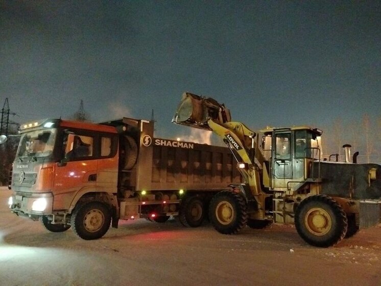 Свыше 20 тысяч кубометров снега вывезено с улиц Новосибирска за сутки