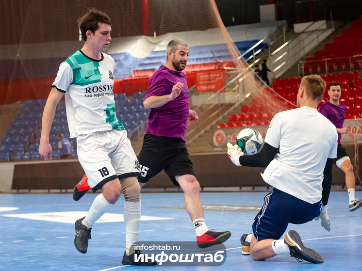 В Астрахани состоялся турнир Кубок друзей Кротова с участием известных футболистов