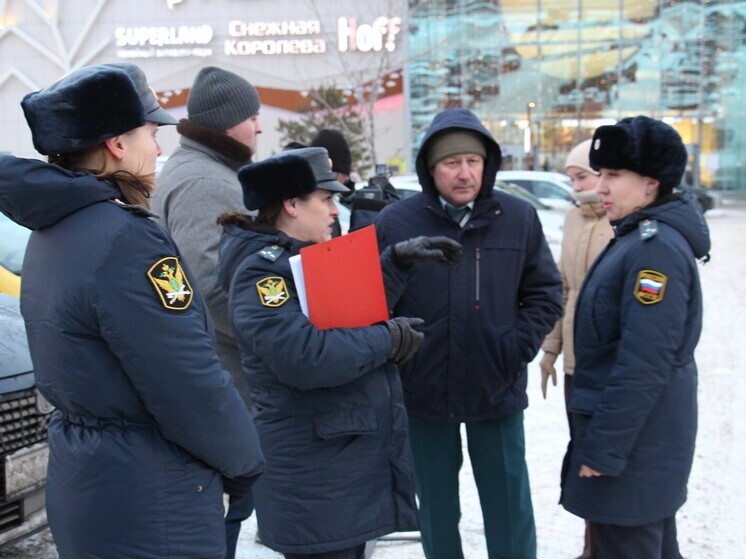 В Перми судебные приставы ищут машины должников на парковках у торговых центров