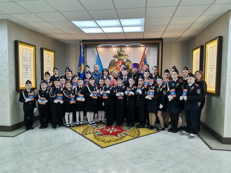 В зареченской школе №226 первоклассников посвятили в кадеты