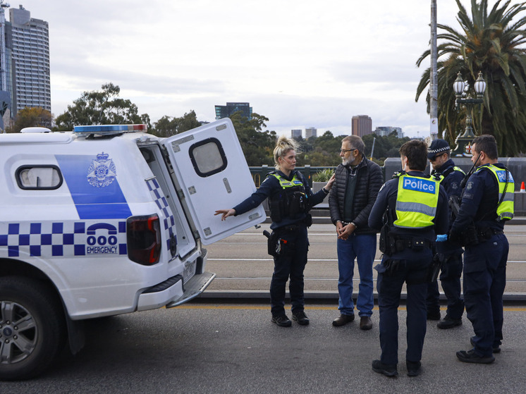 В Австралии останки женщины нашли в машине на парковке полицейского отделения