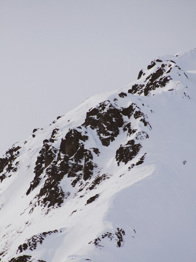 Спасатели Бурятии напомнили, как безопасно передвигаться в горах