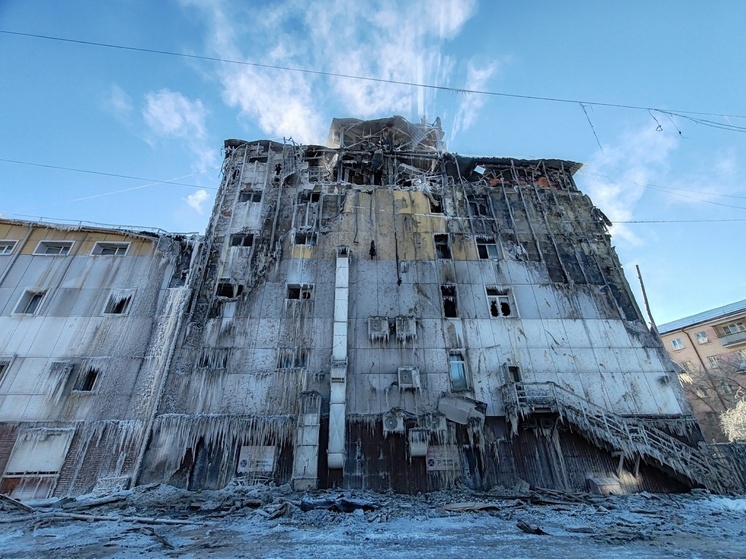 «Ледяной саркофаг»: как выглядит после пожара ТЦ «Баянгол» в Улан-Удэ