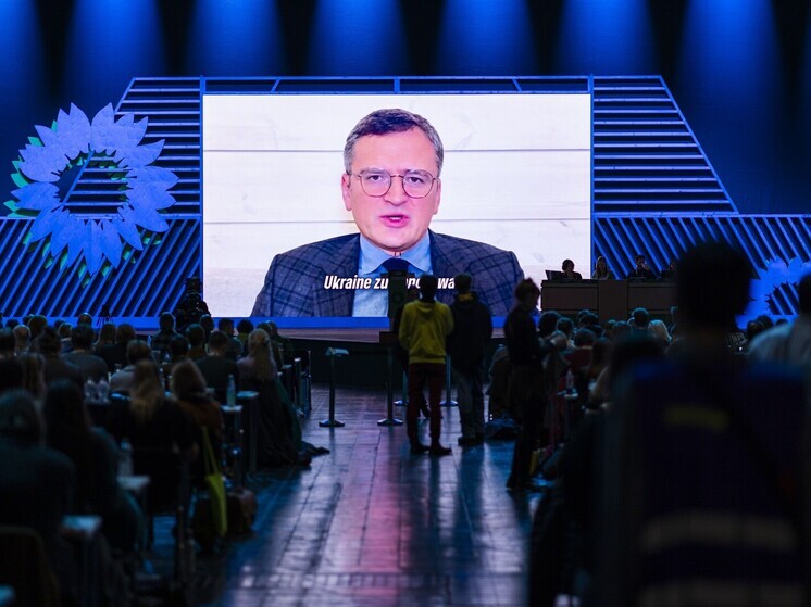 Обозреватель Танйилдизи: поведение Кулебы вызывает вопросы в обществе на Украине