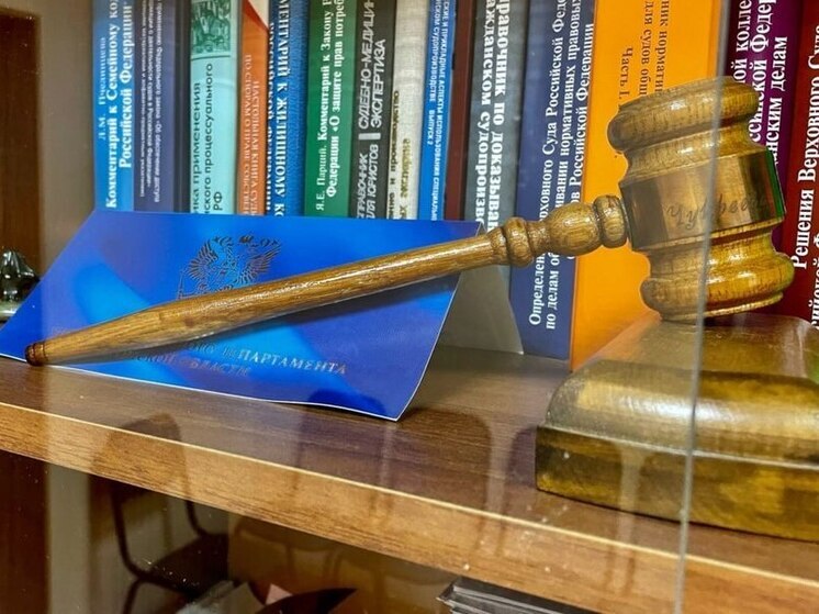 В Омске осудили женщину за издевательства над дочерью