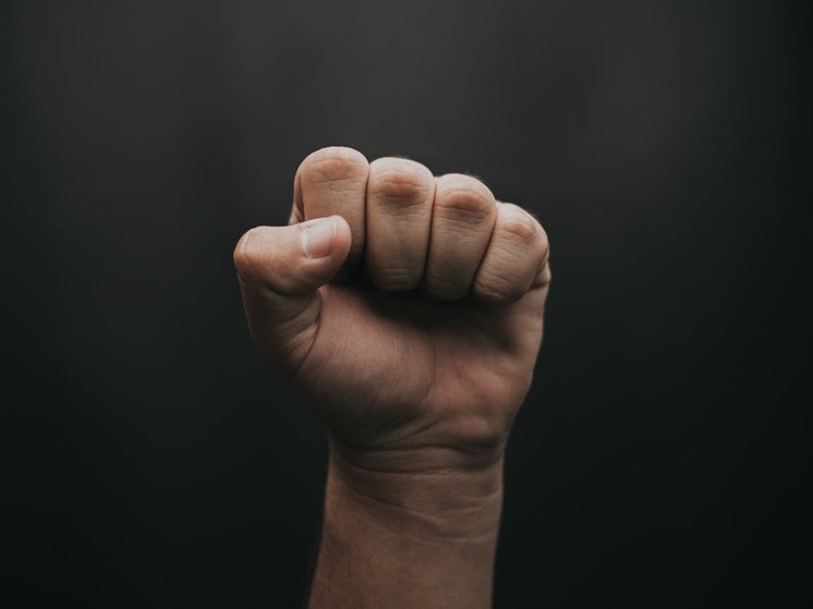 Дагестанец напал на знакомого из-за сплетен о сестре и подрался с участковым