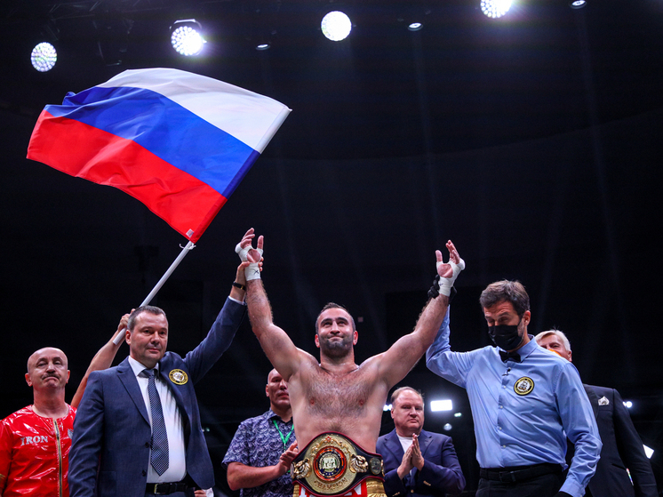 Российскому боксёру-тяжеловесу Мурату Гассиеву предстоит попробовать побороться за титул Всемирной боксёрской ассоциации (WBA) с болгарином Кубратом Пулевым в главном поединке «IBA.PRO 13» в Дубае. В ходе посвящённой этому турниру прошедшей 10 декабря официальной пресс-конференции, где присутствовал корреспондент «МК-Спорт», россиянин рассказал о своём настрое.