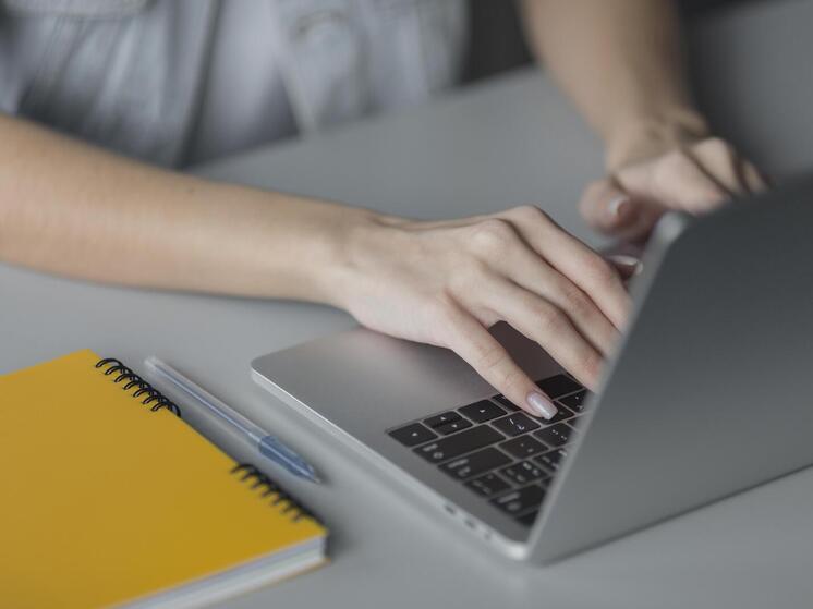 Жительница Брянской области на родственника незаконно оформила 10 микрозаймов