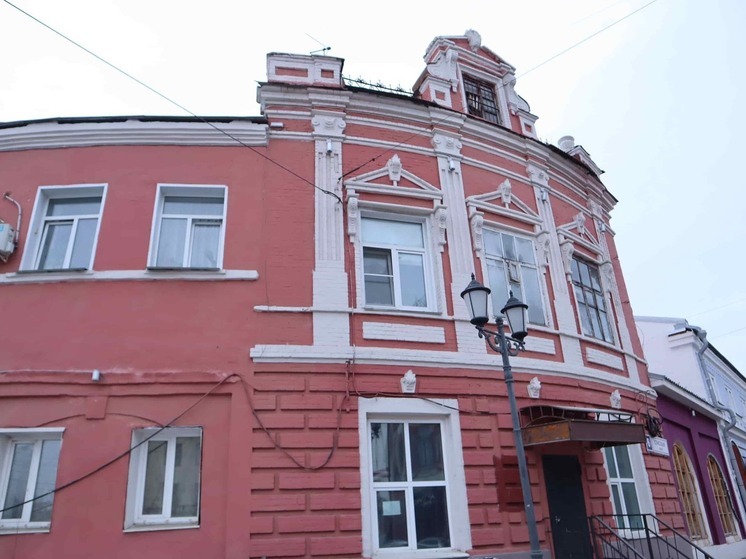 Исторический дом на Казанской, 79 в Кирове утопает в нечистотах