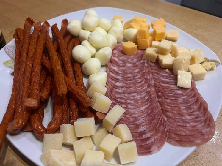 Новгородцам посоветовали не голодать перед новогодним застольем, чтобы не набрать вес