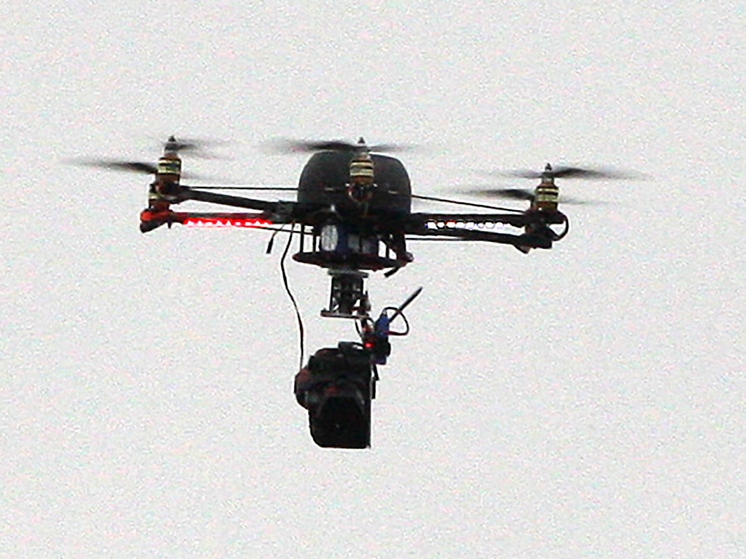 Беспилотник упал на дачный участок в Новой Москве