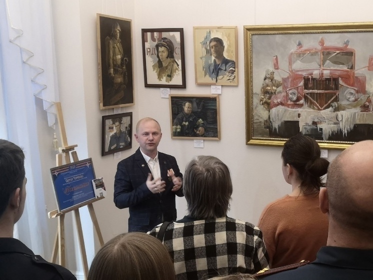 В Пензе открылась выставка картин, посвященная 35-летию МЧС России