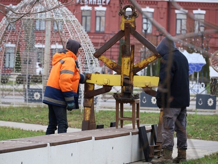 Амфитеатр и новые скамейки: Шебекино готовят к Новому году
