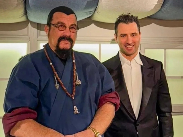 Стивен Сигал встретился с Романом Ротенбергом во время визита в Новосибирск