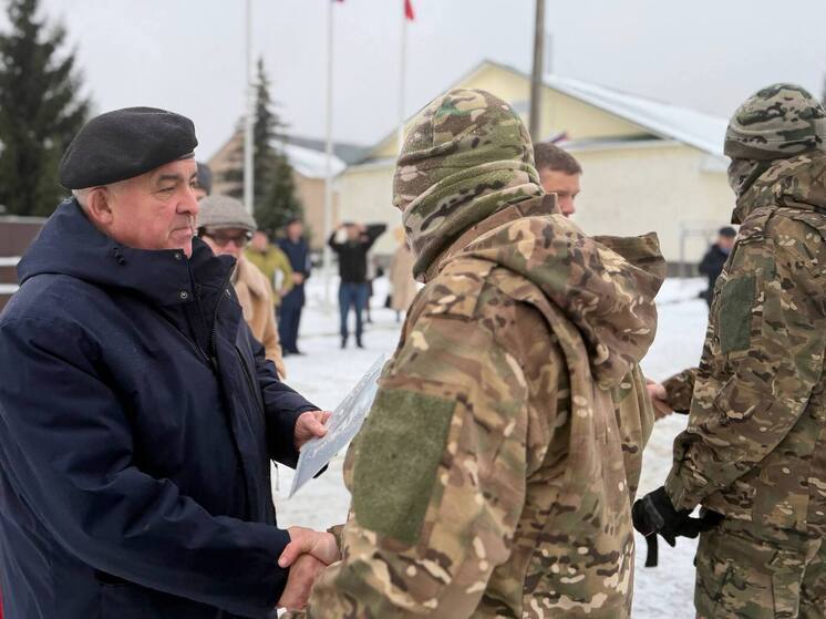 Губернатор Костромской области Сергей Ситников передал на нужды СВО новую партию техники