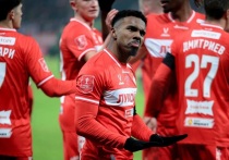 «Спартак» проведёт зимние сборы в Дубае: первый этап — с 15 по 21 января 2026 года, второй — с 27 января по 7 февраля, третий — с 12 по 28 февраля. Команда выйдет из отпуска 12 января, 1 марта сыграет с «Сочи». После 18 туров — 6-е место (29 очков). Главный тренер — Вадим Романов (с 11 ноября). Владимир Ивич, ранее упоминавшийся в качестве кандидата, останется в «Аль-Айне».