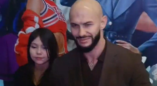 Джиган на фоне развода пришел в кинотеатр с двумя детьми 