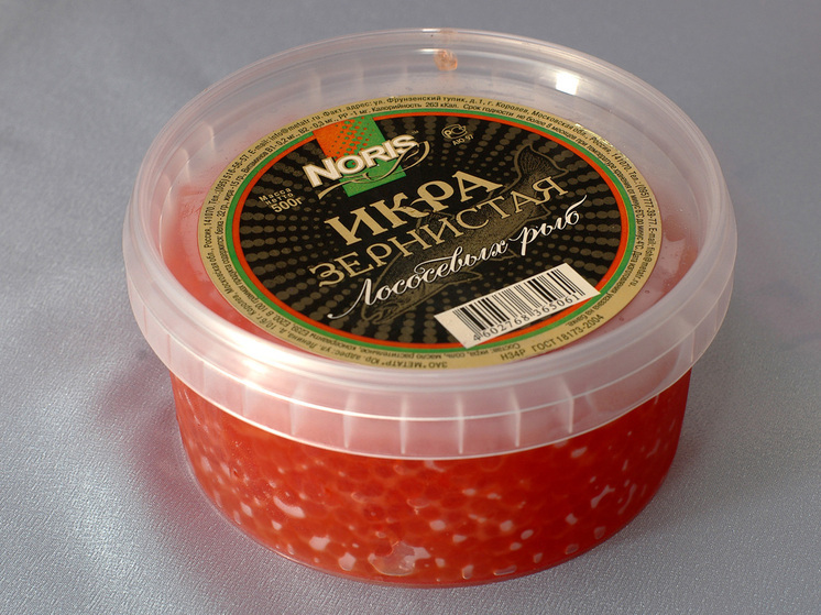 Магазины фиксируют волну краж красной икры накануне новогодних праздников