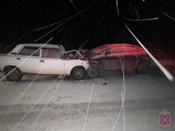 Водитель легковушки без прав погиб в ДТП в Волгоградской области