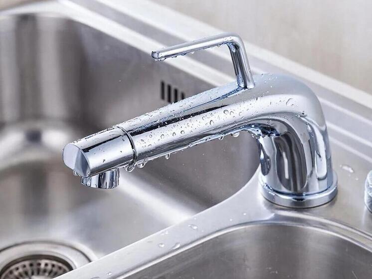 В Южно-Сахалинске из-за аварии на водопроводе отключили воду на нескольких улицах