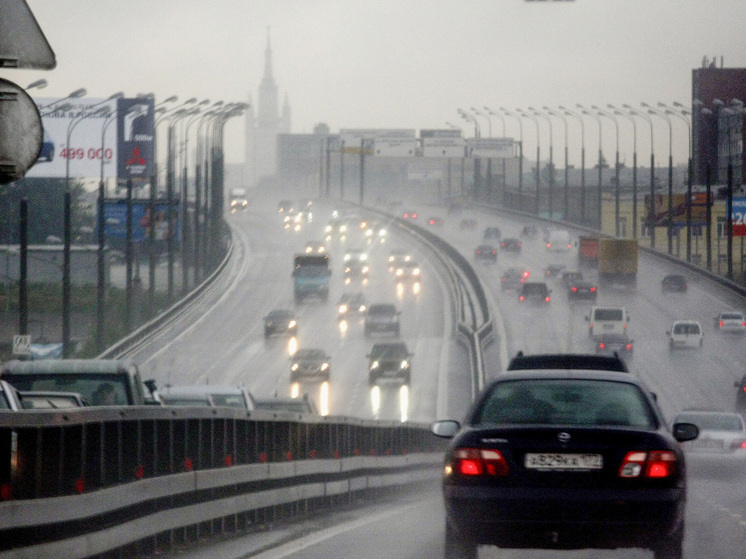 Вильфанд предупредил москвичей о дожде, мокром снеге, гололеде и усилении ветра