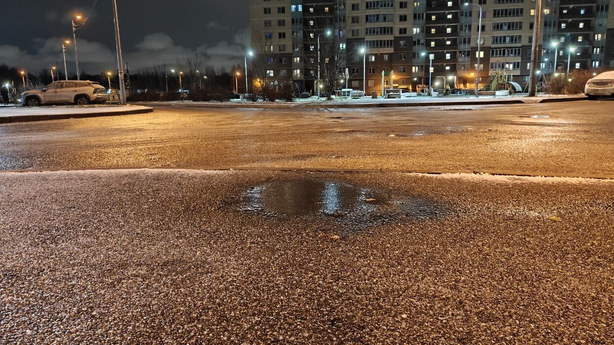 Утро не задалось: в Петербурге 12 декабря стало днем жестянщика