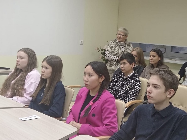 Школьникам в НАО раскрыли жизненный путь Окуджавы