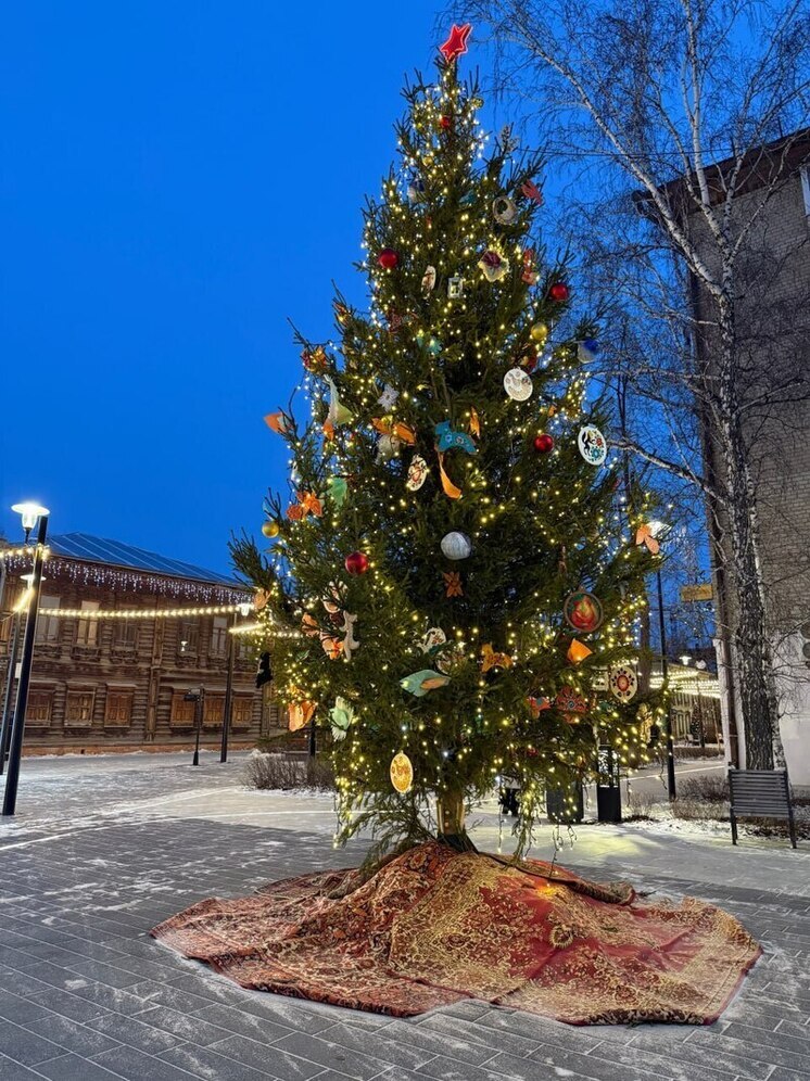Тюмень украсили к новогодним праздникам
