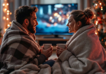 В декабрьские вечера, когда за окнами Тамбова темнеет рано, а на улицах загораются гирлянды, так хочется наполнить дом особенным, сказочным теплом. Запах мандаринов и хвои это только начало. Истинную магию праздника создают истории, которые мы смотрим и читаем, собираясь вместе с близкими. 