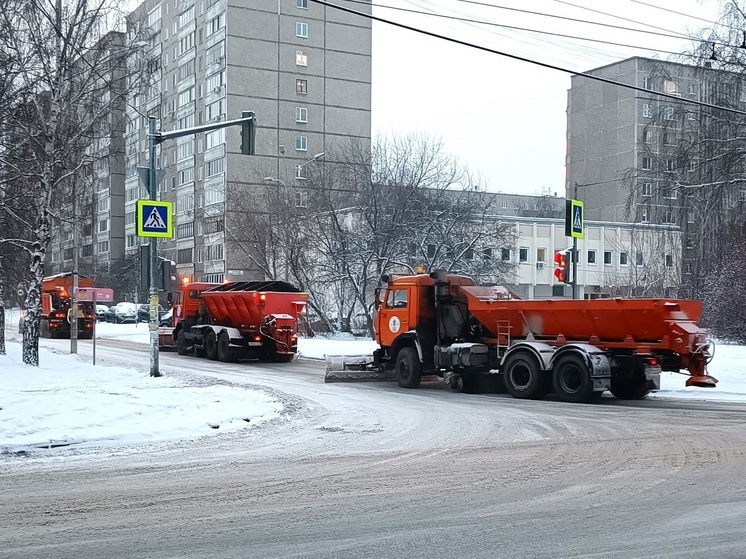 Глава Екатеринбурга поручил усилить уборку дорог и тротуаров