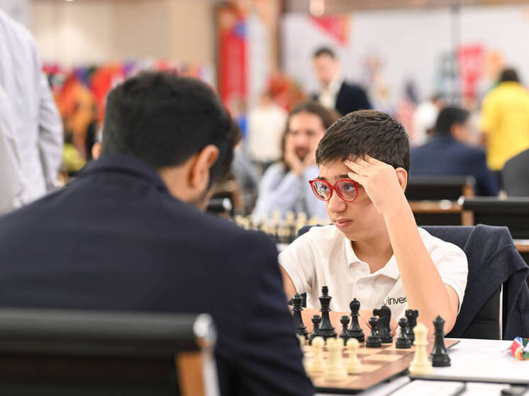 На генассамблее FIDE 14 декабря 2025 года будет рассмотрено два предложения: рекомендация Совета FIDE — допустить взрослые сборные России к соревнованиям в нейтральном статусе, а юниоров и паралимпийцев — с национальными символами; и позиция ФШР — полностью снять все ограничения и разрешить выступление всех категорий спортсменов под флагом, гимном и гербом, а также проводить турниры в России.