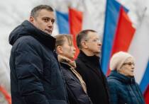 В центре Курска сегодня состоялось торжественное открытие памятника-бюста Артамону Сергеевичу Матвееву — видному государственному деятелю, дипломату и меценату XVII века