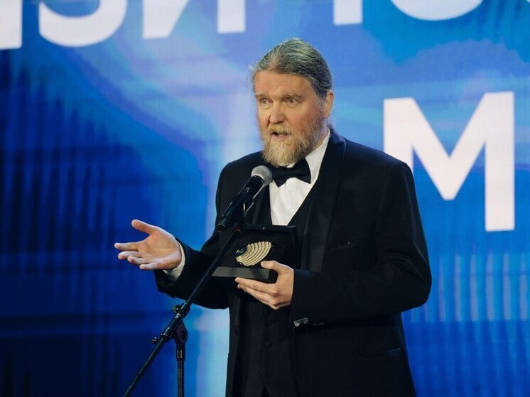 В Москве прошла церемония вручения Научной премии Сбера. Генеральный директор Кольского научного центра Российской академии наук (КНЦ РАН) Сергей Кривовичев стал лауреатом в номинации «Физический мир».