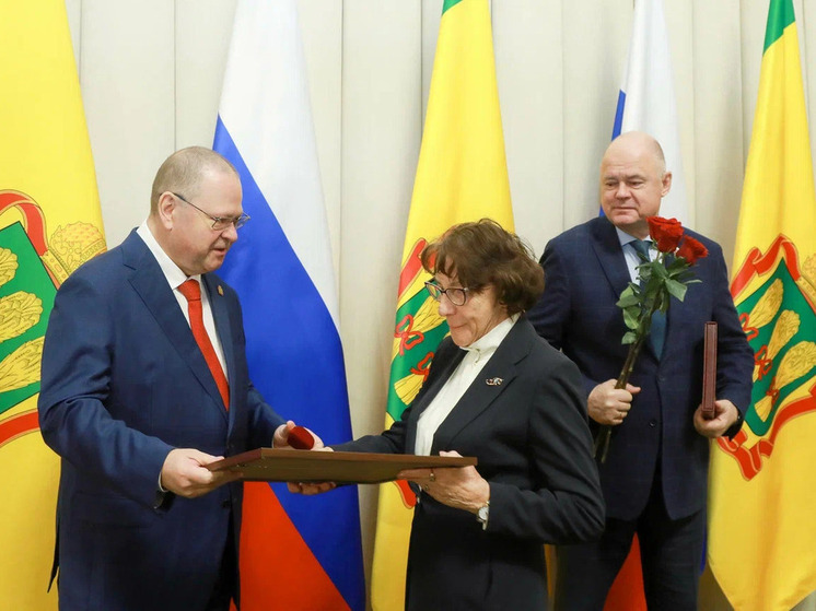 В День Конституции губернатор вручил государственные и региональные награды жителям Пензенской области