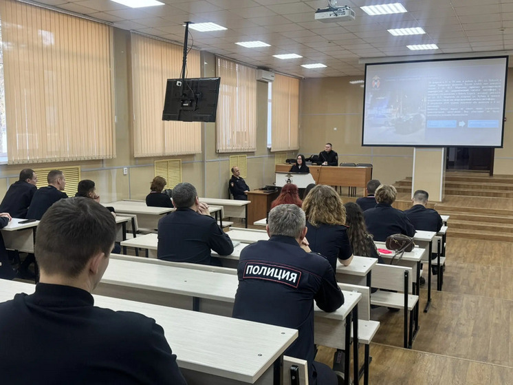 Хабаровским работникам института МВД России имени И. Ф. Шилова наполнили о ПДД