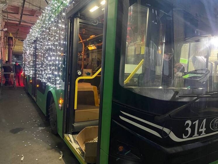В Курске запустят новогодние троллейбус и электробус