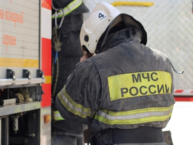 В Кимовске спасатели потушили пожар в заброшенном здании