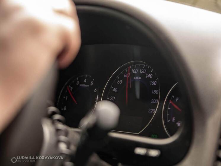 В Прионежском районе несовершеннолетний подросток угнал автомобиля отчима и снял все на видео