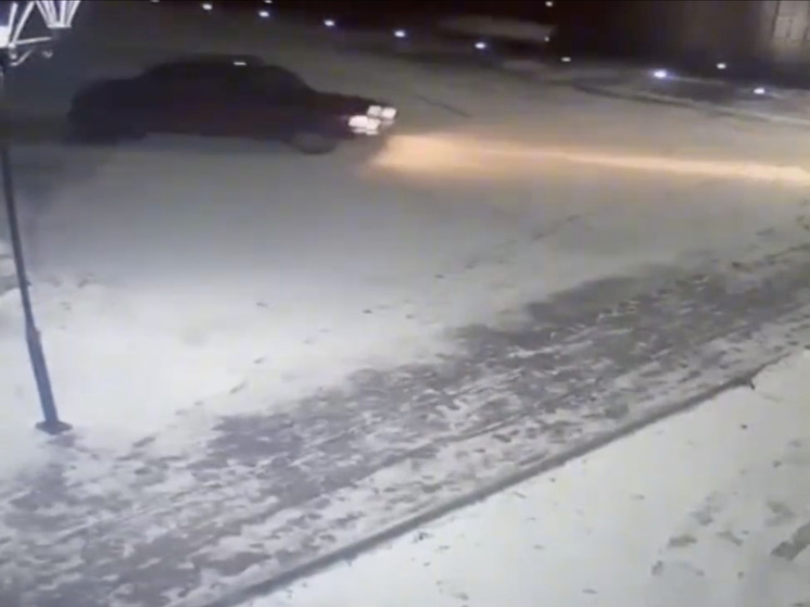 В Зиме водитель на «Жигулях» проехал по территории мемориала Славы