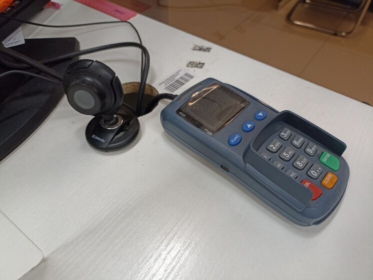 Петербуржец ударил 18-летнюю продавщицу в магазине и ограбил кассу