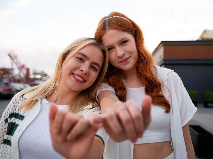 Женская дружба в среднем длится 37 лет