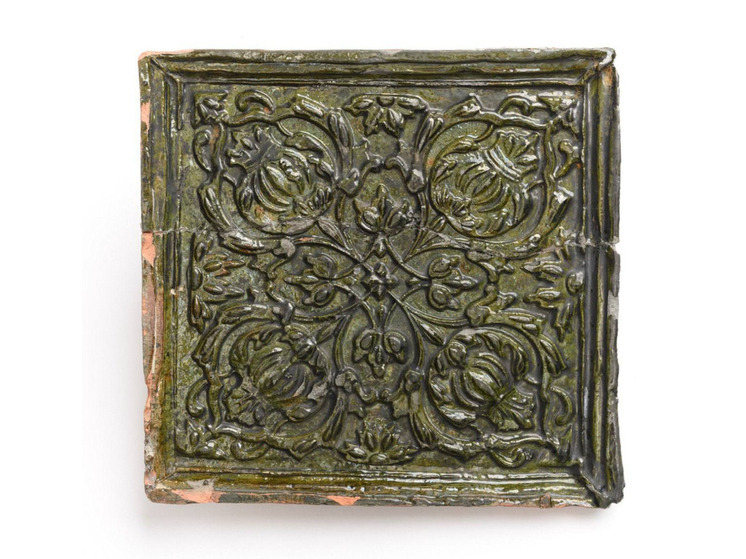 В Государевом бастионе Петропавловской крепости Санкт-Петербурга 12 декабря открылась выставка «Изразцы Великого Новгорода», сообщила пресс-служба Новгородского музея-заповедника